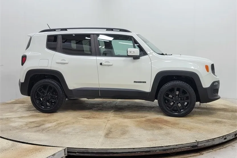 2017 Jeep Renegade Latitude North Edition photo 1