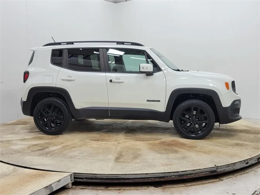 2017 Jeep Renegade Latitude North Edition photo 1