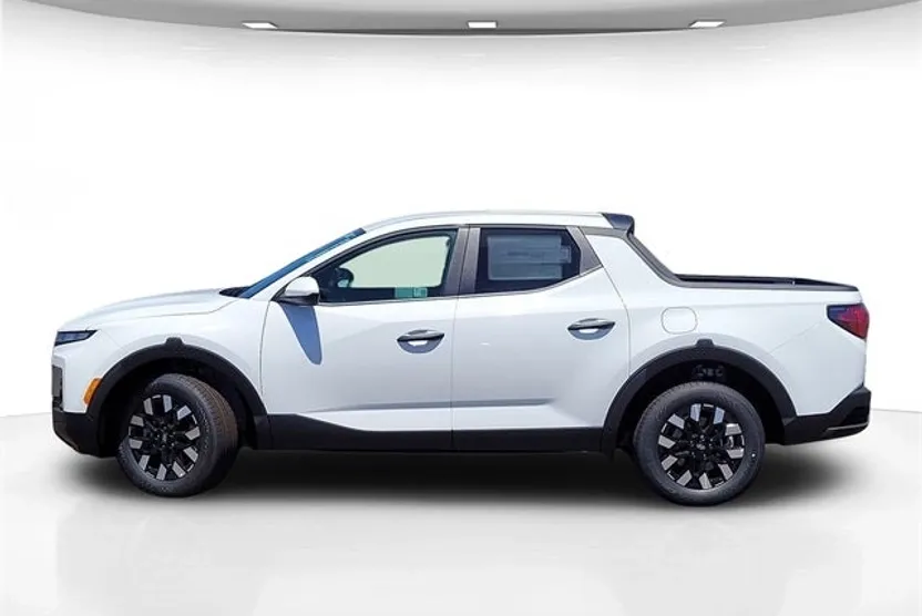 2025 Hyundai Santa Cruz SE photo 1