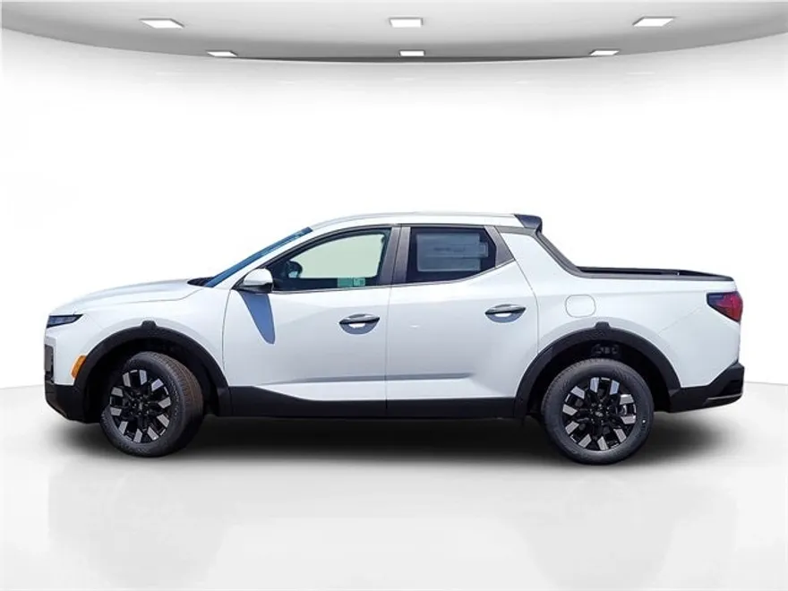 2025 Hyundai Santa Cruz SE photo 1