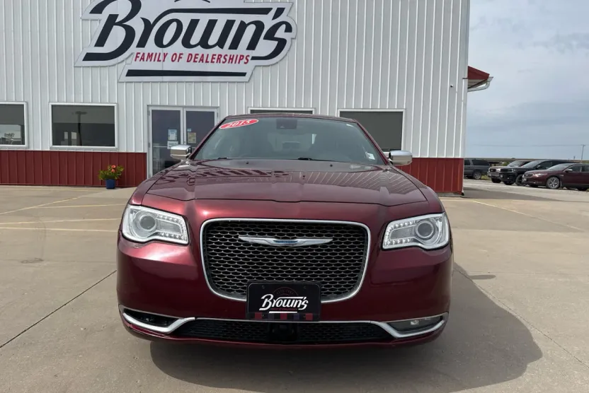 2015 Chrysler 300 Platinum photo 1