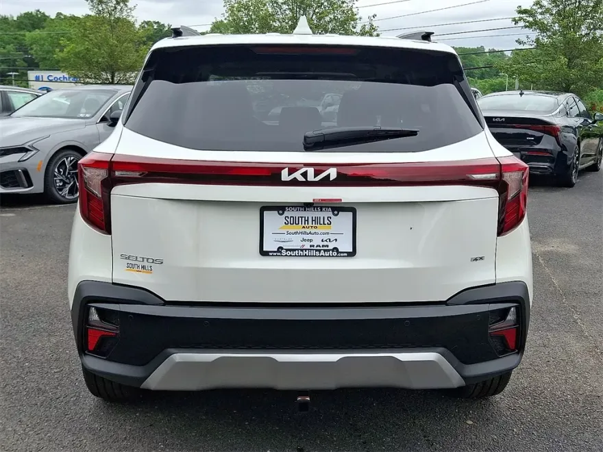 2025 Kia Seltos EX photo 1