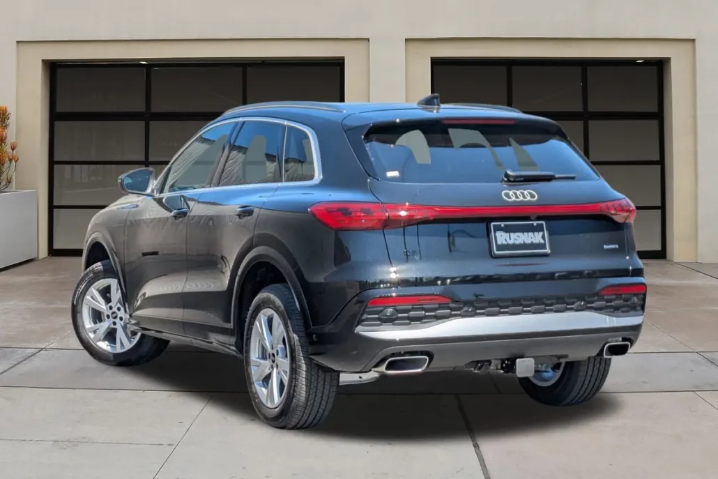 2025 Audi Q5 Premium photo 1