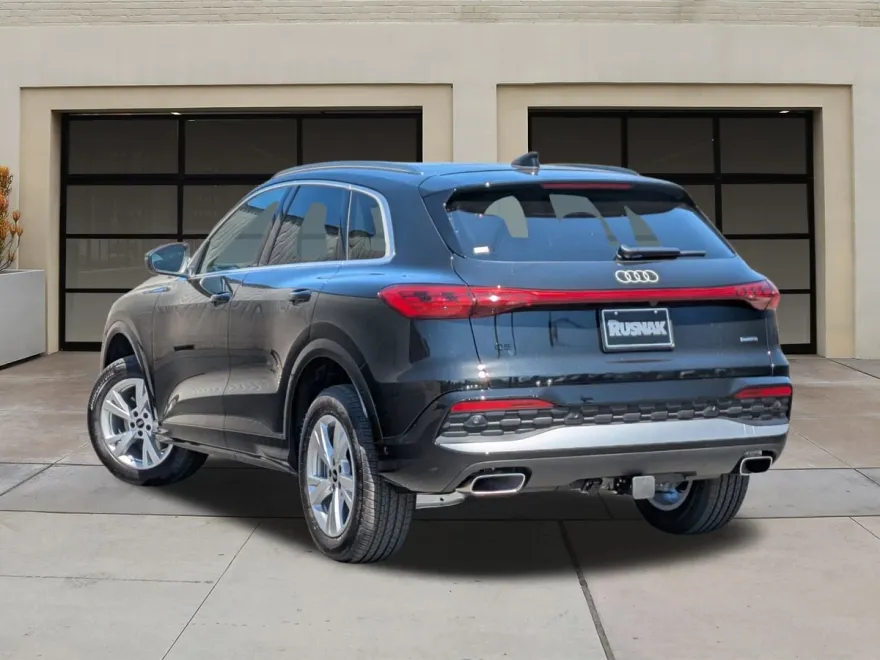 2025 Audi Q5 Premium photo 1