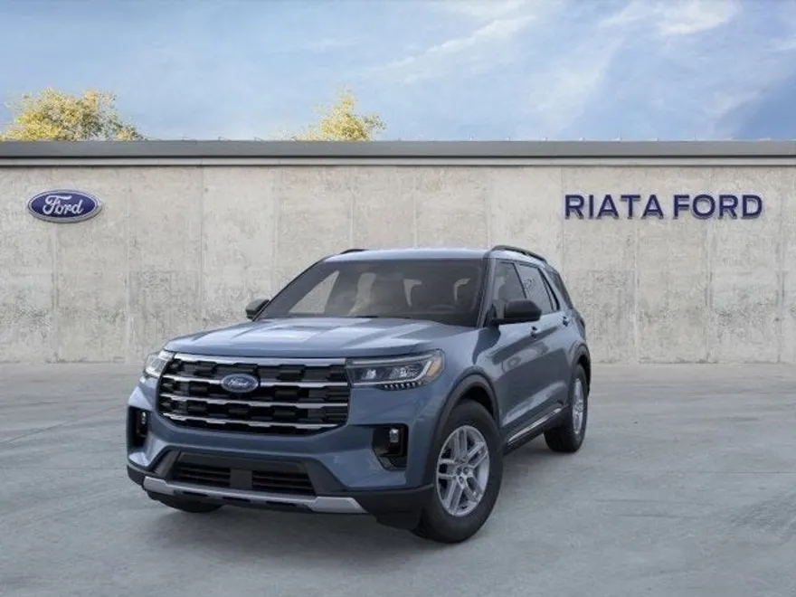 2025 Ford Explorer photo 1