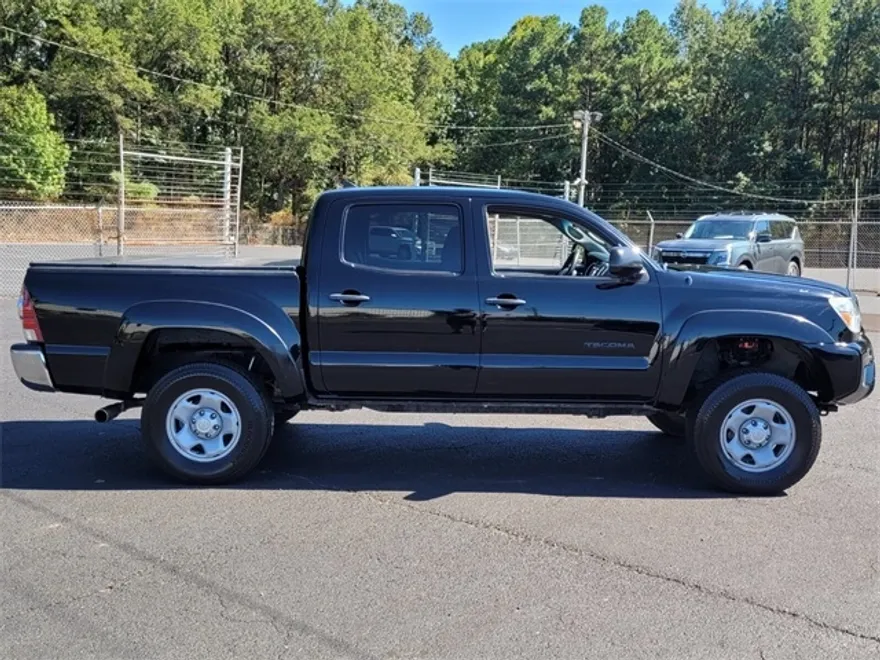 2015 Toyota Tacoma PreRunner V6 photo 1