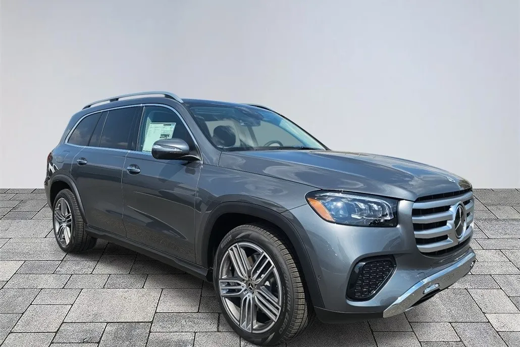 2026 Mercedes Benz GLS 450 4MATIC photo 1