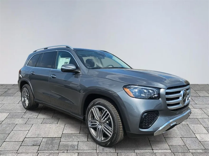 2026 Mercedes Benz GLS 450 4MATIC photo 1
