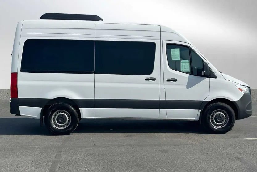 2024 Mercedes Benz Sprinter Passenger Van 2500 photo 1