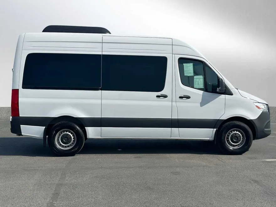2024 Mercedes Benz Sprinter Passenger Van 2500 photo 1