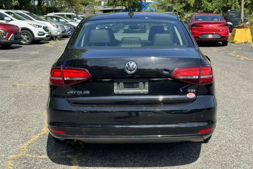 2016 Volkswagen Jetta 1.4T SE photo 1