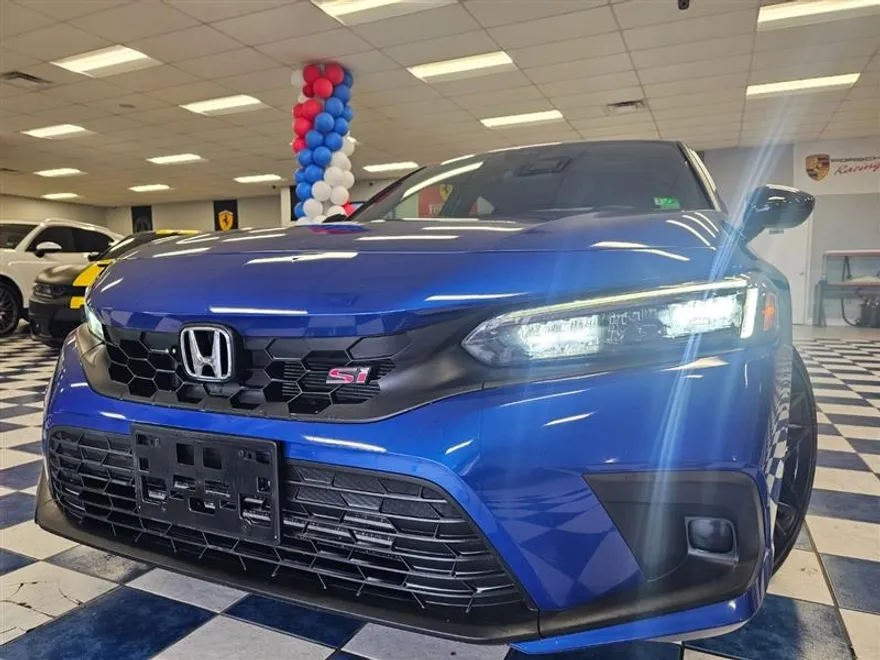 2022 Honda Civic Si photo 1