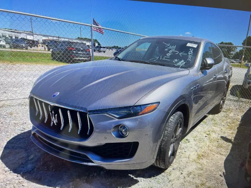 2019 Maserati Levante Base photo 1