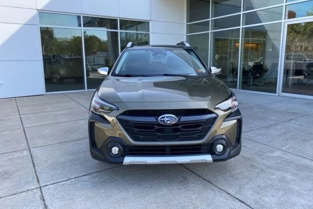 2024 Subaru Outback Touring XT photo 1