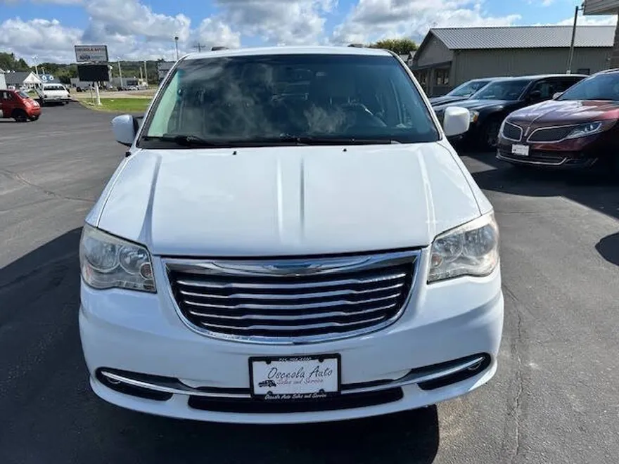 2015 Chrysler Town & Country Touring photo 1