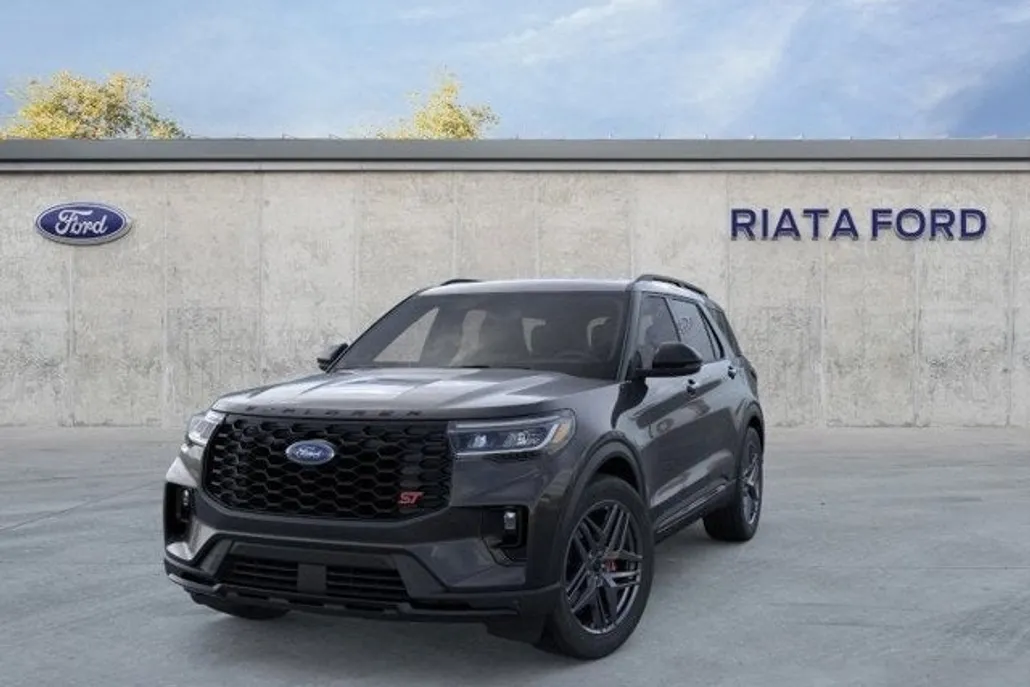 2025 Ford Explorer ST photo 1