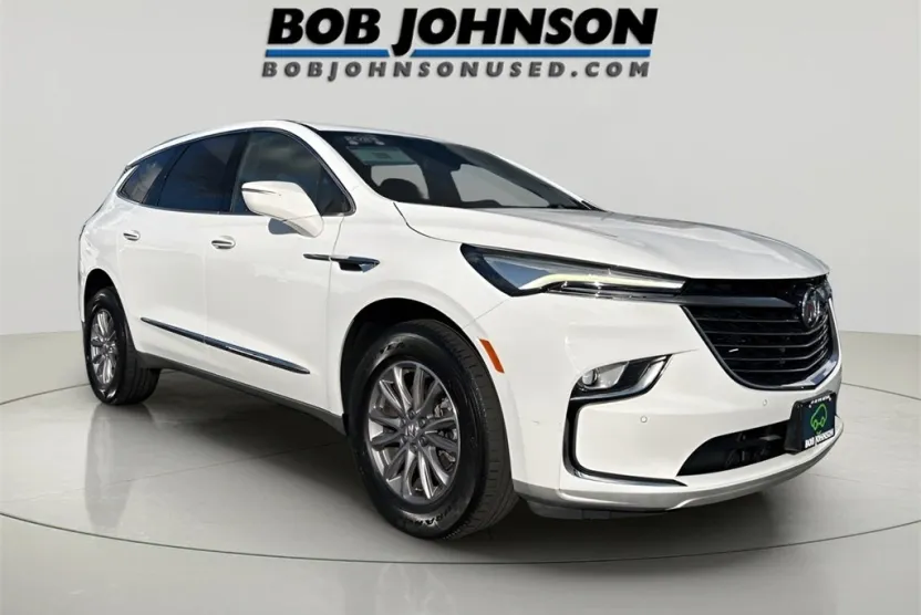 2023 Buick Enclave Essence photo 1