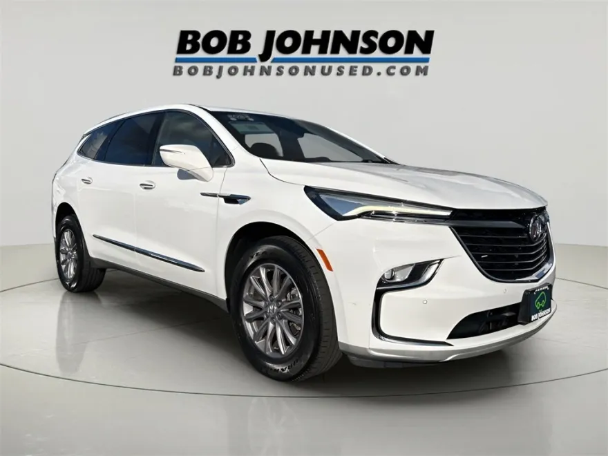 2023 Buick Enclave Essence photo 1