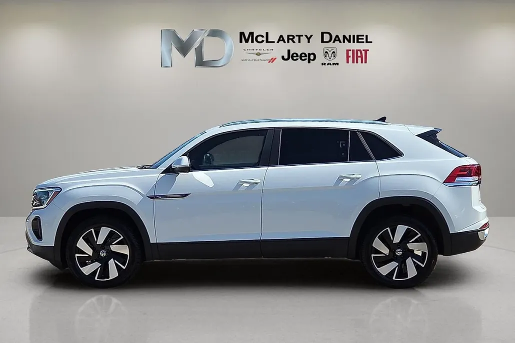 2024 Volkswagen Atlas Cross Sport SE Technology photo 1