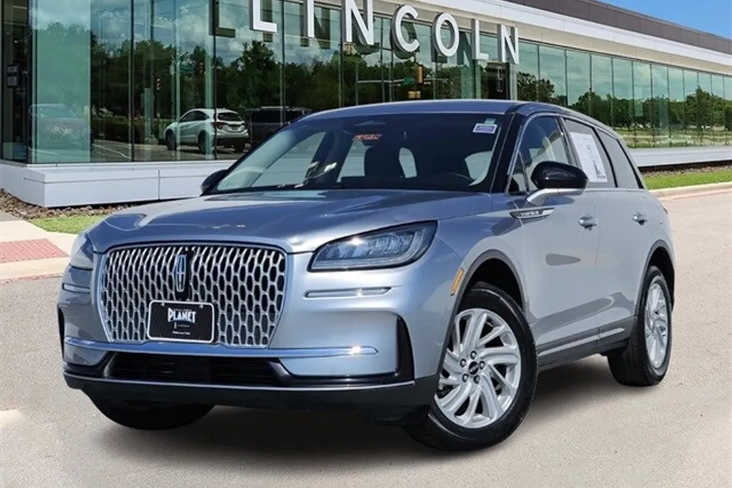 2023 Lincoln Corsair Standard photo 1
