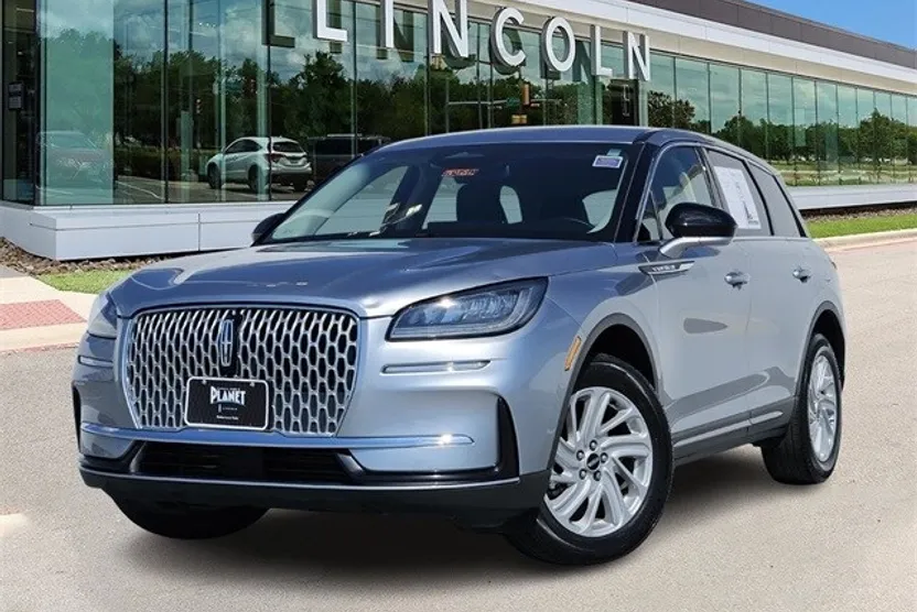 2023 Lincoln Corsair Standard photo 1