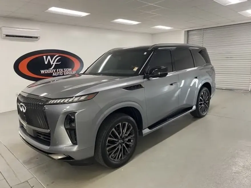 2025 Toyota RAV4 LE photo 1