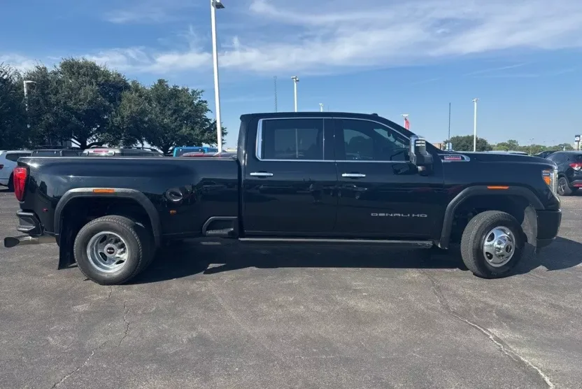 2022 Gmc Sierra HD Denali photo 1