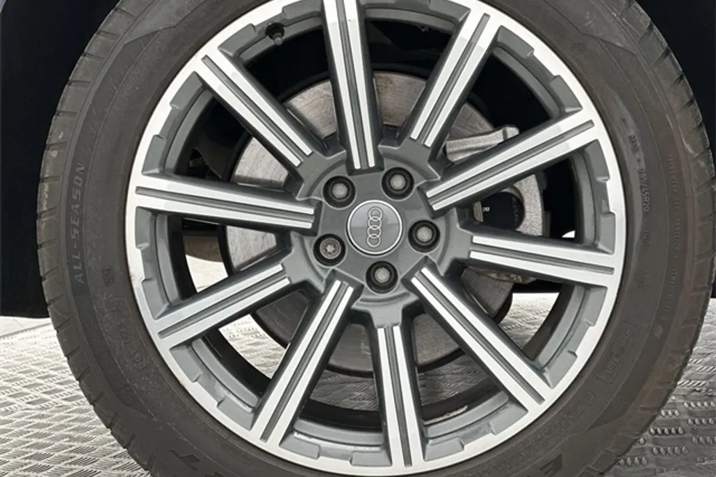 2017 Audi Q7 3.0T Premium Plus photo 1