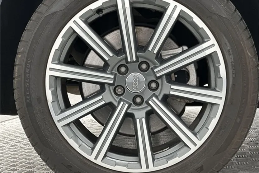 2017 Audi Q7 3.0T Premium Plus photo 1