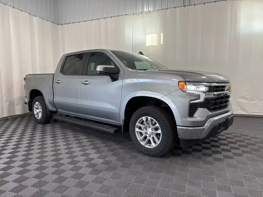 2024 Chevrolet Silverado 1500 LT photo 1