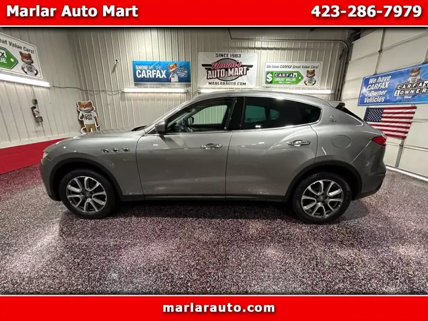 2017 Maserati Levante Base photo 1