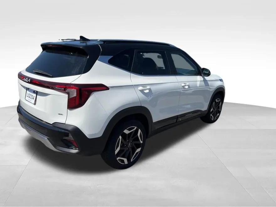 2024 Kia Seltos SX photo 1