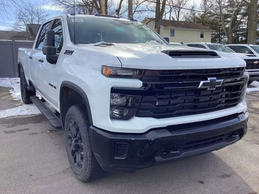 2025 Chevrolet Silverado 2500HD Custom photo 1
