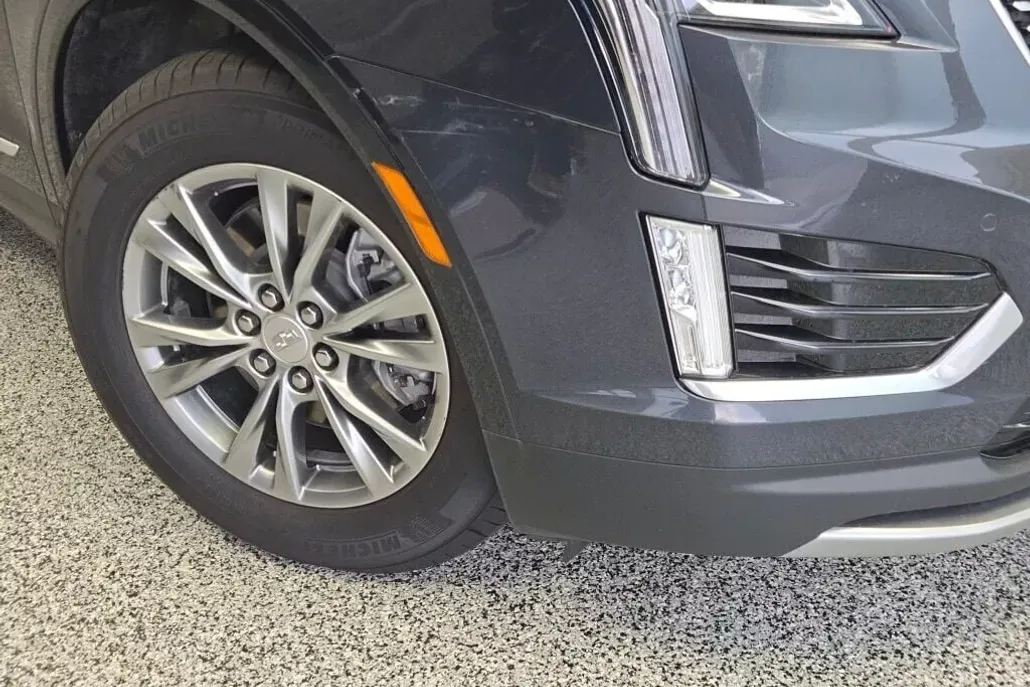 2022 Cadillac XT5 Premium Luxury photo 1