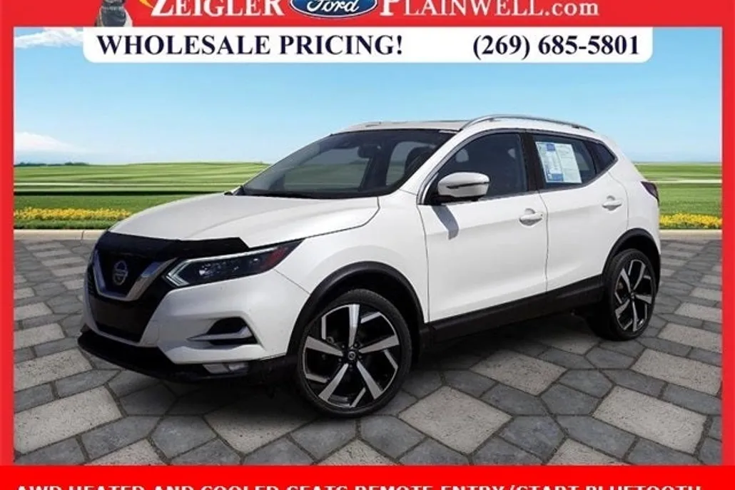 2020 Nissan Rogue Sport S photo 1
