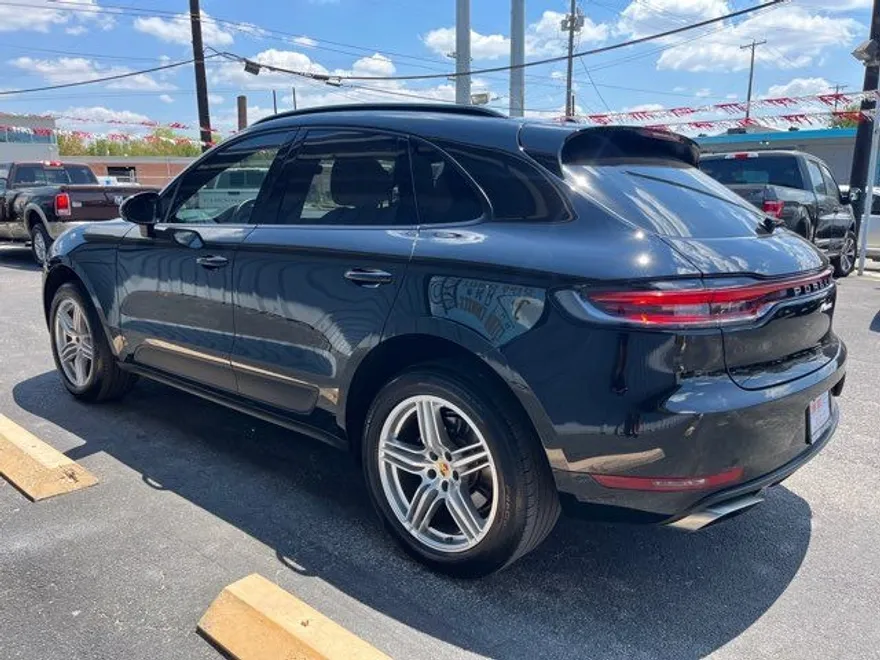 2021 Porsche Macan Base photo 1