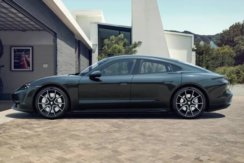 2024 Porsche Taycan 4S photo 1