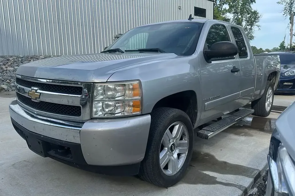 2007 Chevrolet Silverado 1500 LT photo 1