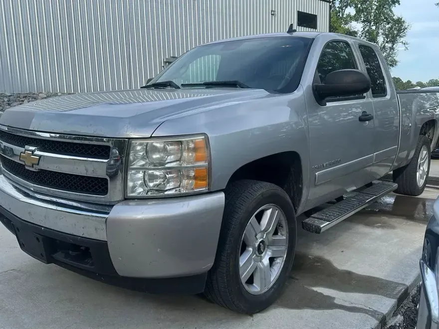 2007 Chevrolet Silverado 1500 LT photo 1