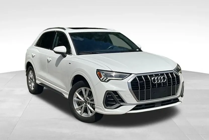 2022 Audi Q3 45 TFSI S line Premium photo 1
