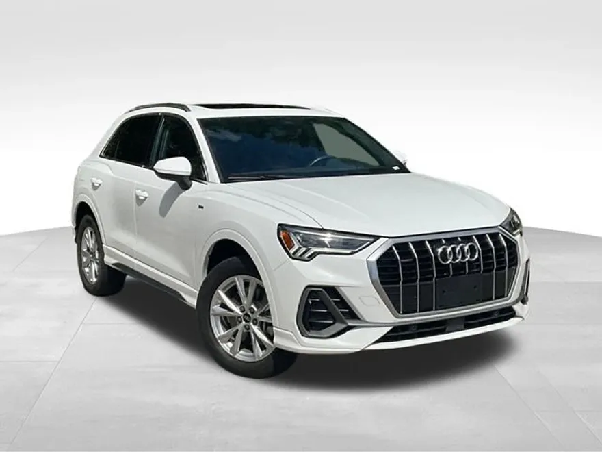 2022 Audi Q3 45 TFSI S line Premium photo 1