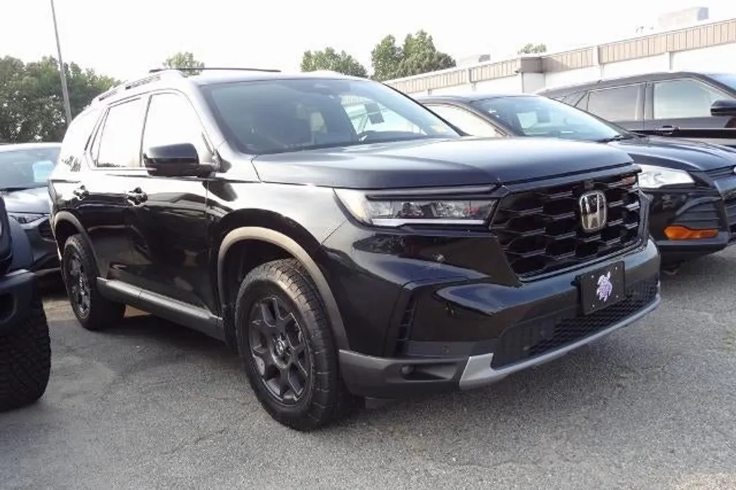 2024 Honda Pilot TrailSport photo 1