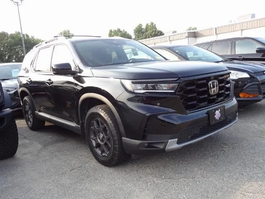 2024 Honda Pilot TrailSport photo 1