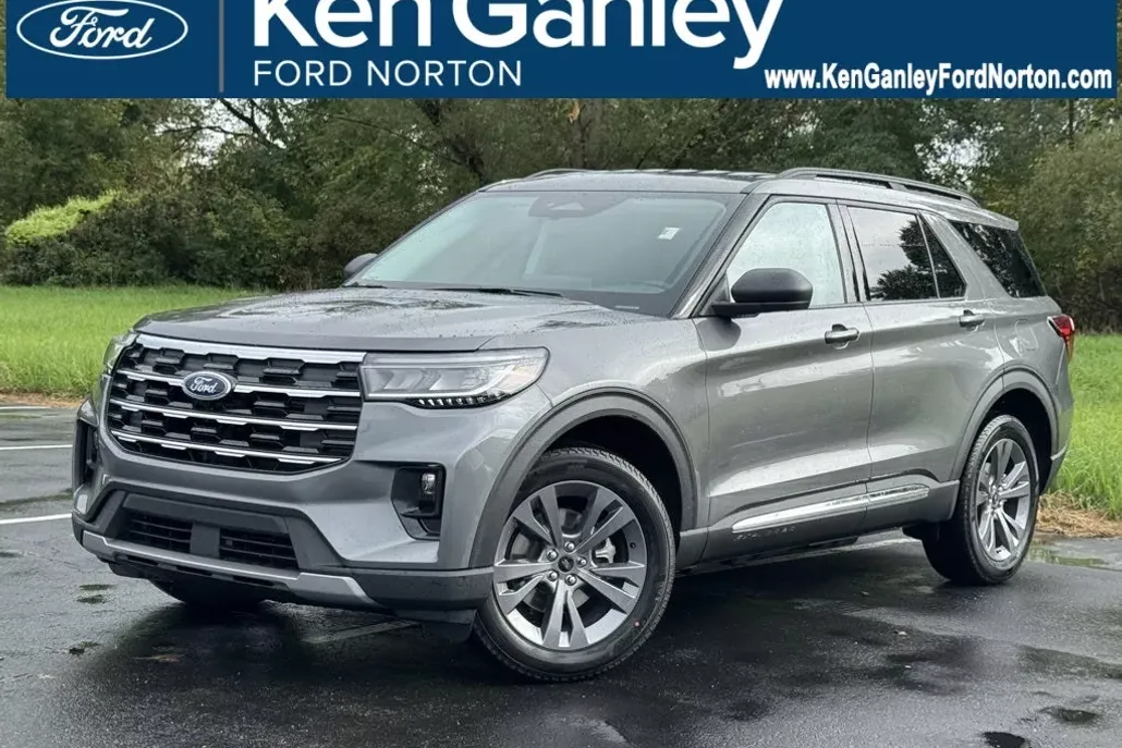 2025 Ford Explorer photo 1