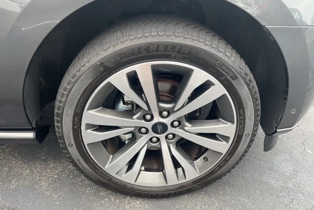 2020 Ford Expedition MAX Platinum photo 1