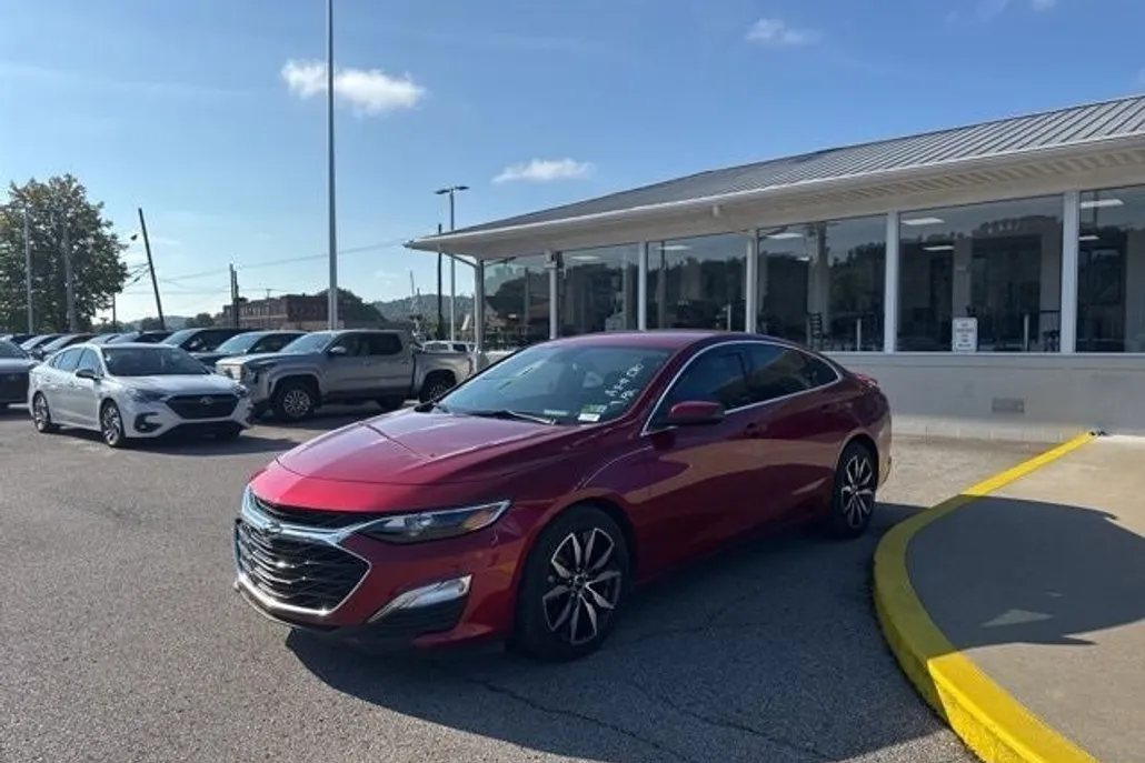 2024 Chevrolet Malibu RS photo 1