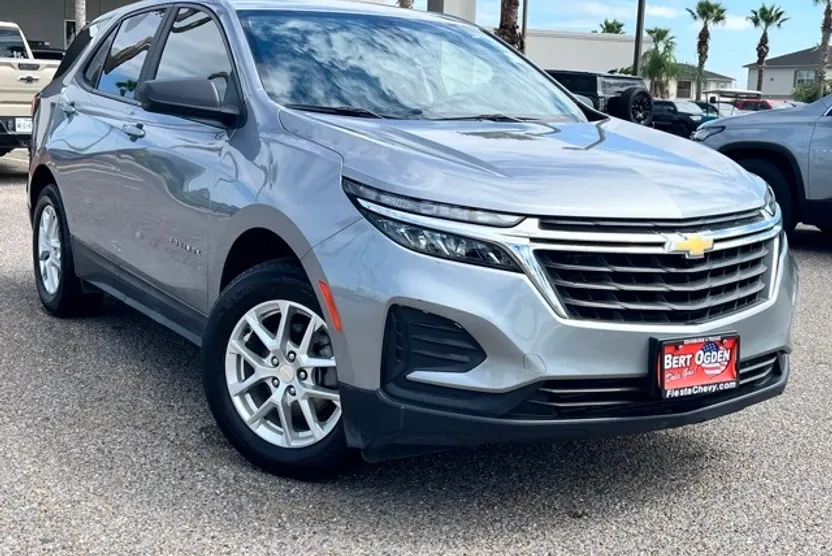2024 Chevrolet Equinox LS photo 1