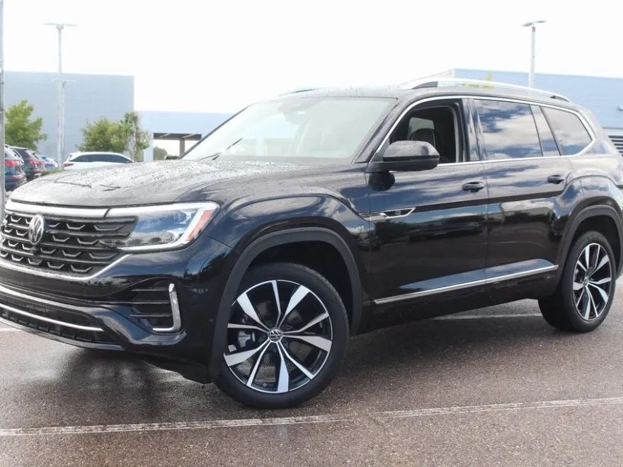 2024 Volkswagen Atlas SEL Premium R-Line photo 1