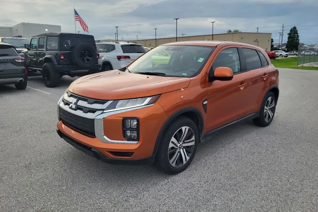 2024 Mitsubishi Outlander Sport ES photo 1