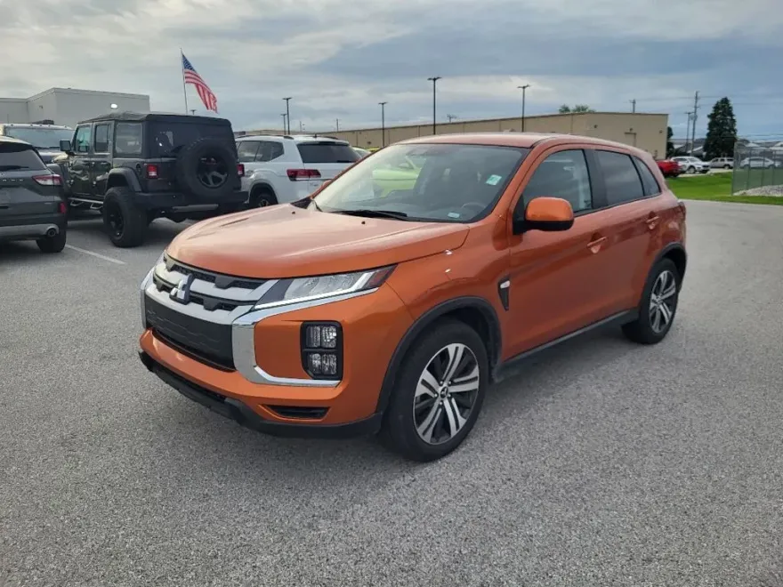 2024 Mitsubishi Outlander Sport ES photo 1